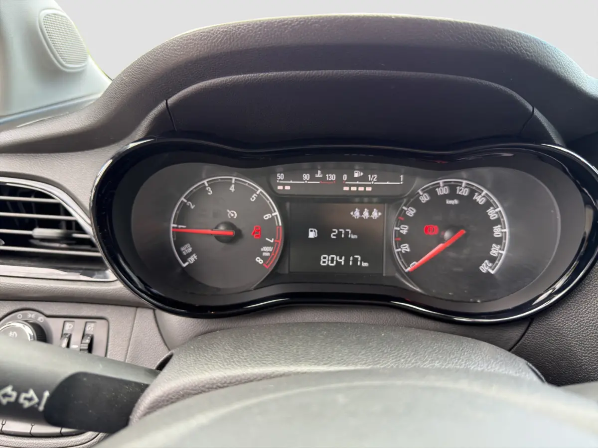 1.0 Online Edition Parkeersensoren | Carplay/android auto | Airco | Cruise control | DAB | Extra getint glas