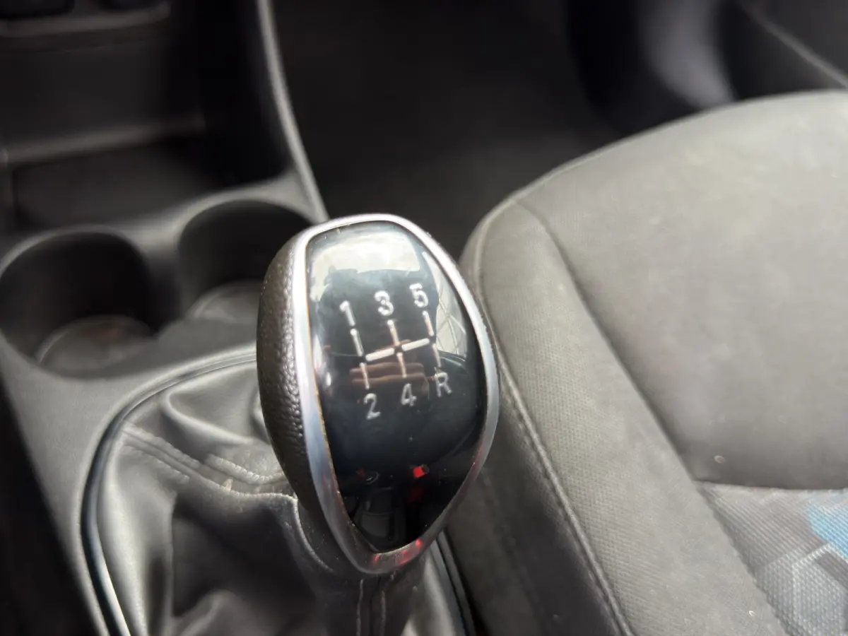 1.0 Online Edition Parkeersensoren | Carplay/android auto | Airco | Cruise control | DAB | Extra getint glas