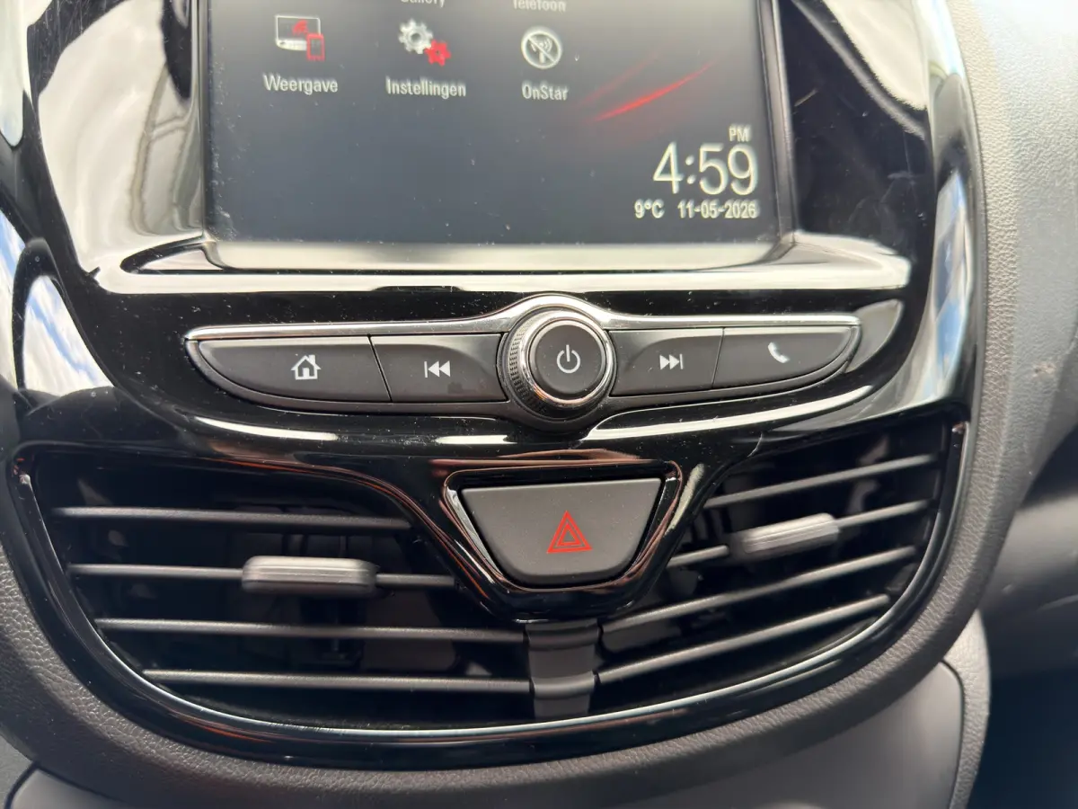 1.0 Online Edition Parkeersensoren | Carplay/android auto | Airco | Cruise control | DAB | Extra getint glas