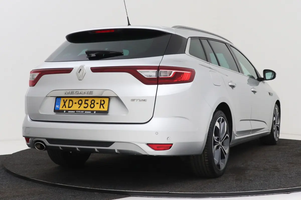 1.2 TCe GT-Line | 29.000 KM! | Camera | CarPlay | Dakdragers | Digital Cockpit | Sportstoelen |