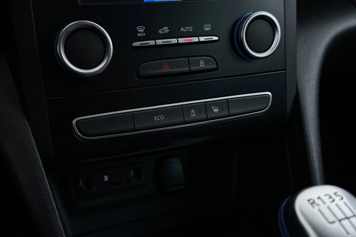 1.2 TCe GT-Line | 29.000 KM! | Camera | CarPlay | Dakdragers | Digital Cockpit | Sportstoelen |