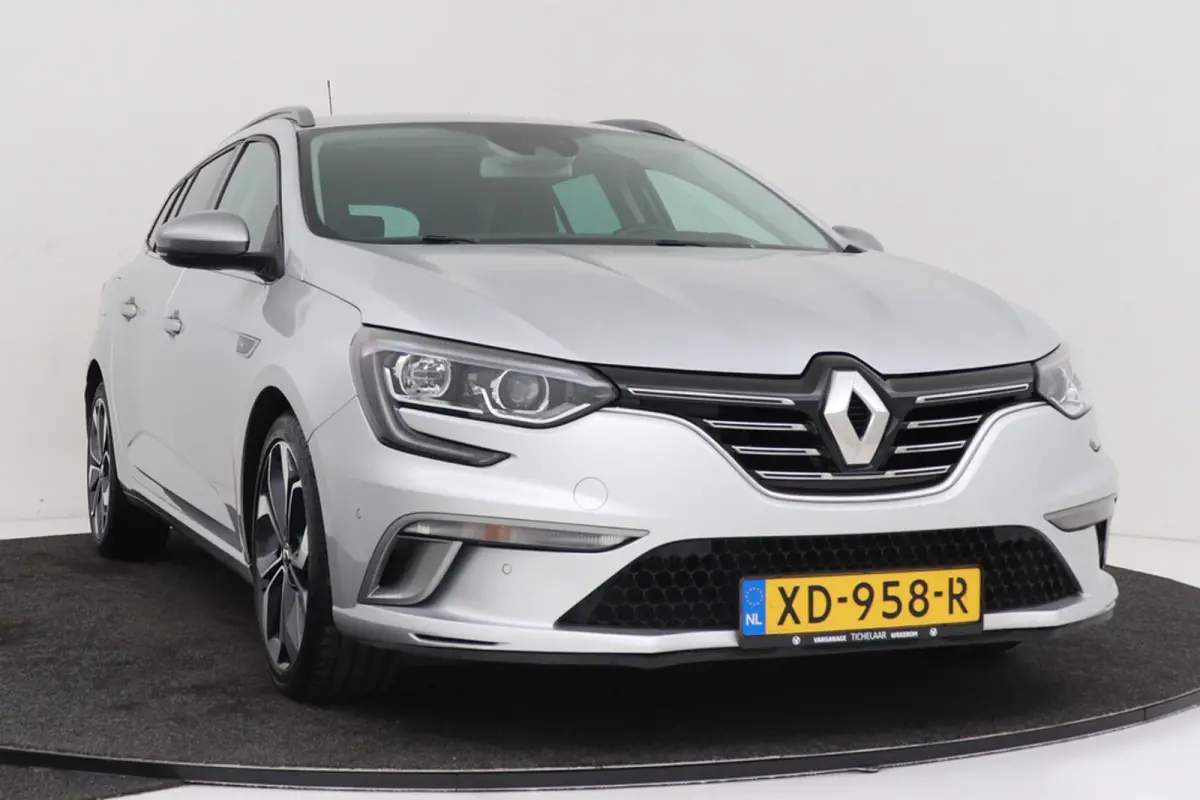 1.2 TCe GT-Line | 29.000 KM! | Camera | CarPlay | Dakdragers | Digital Cockpit | Sportstoelen |