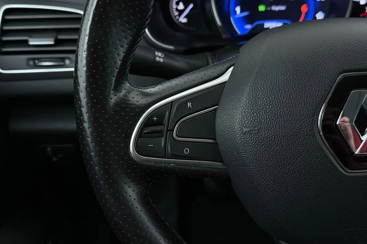 1.2 TCe GT-Line | 29.000 KM! | Camera | CarPlay | Dakdragers | Digital Cockpit | Sportstoelen |