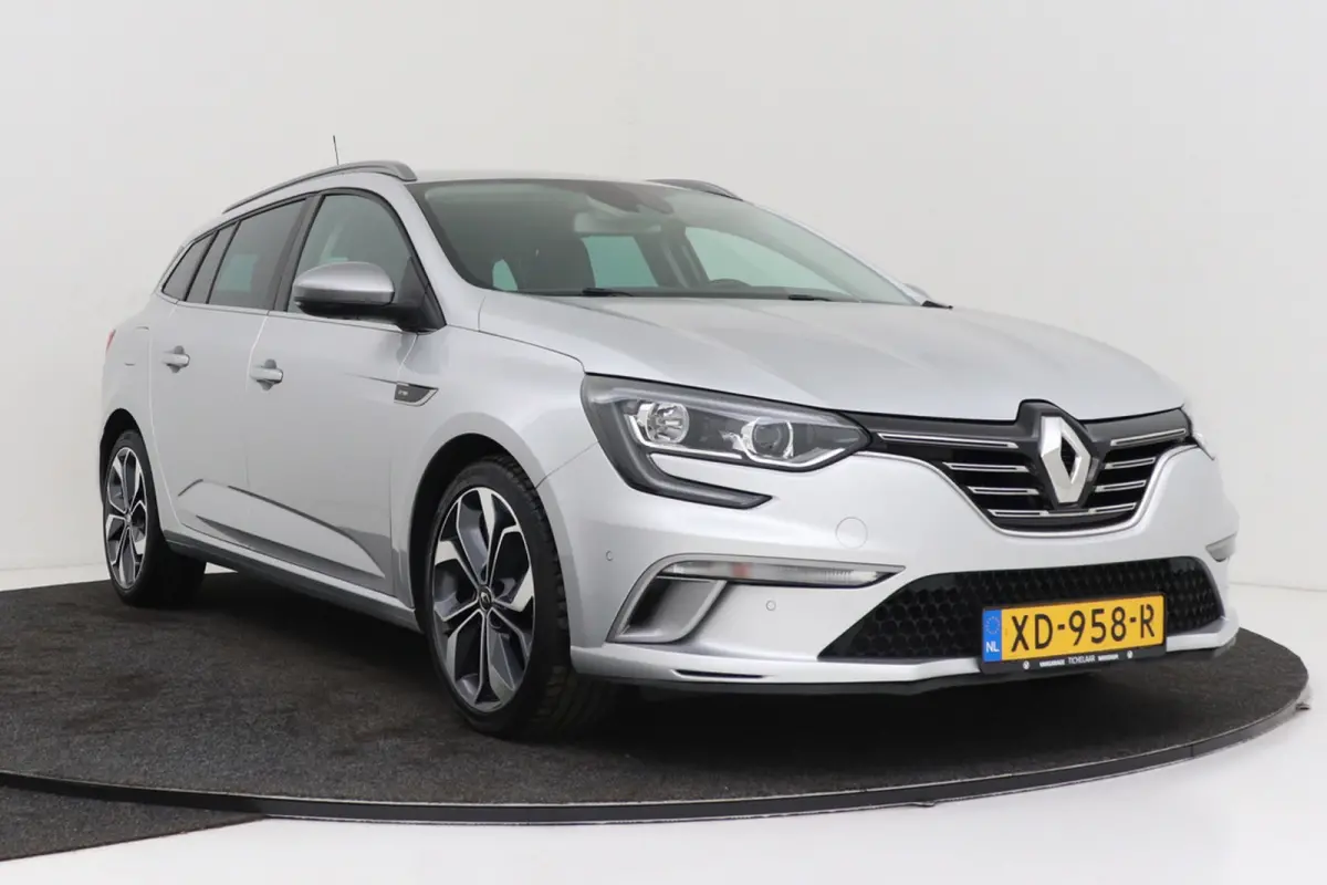 1.2 TCe GT-Line | 29.000 KM! | Camera | CarPlay | Dakdragers | Digital Cockpit | Sportstoelen |