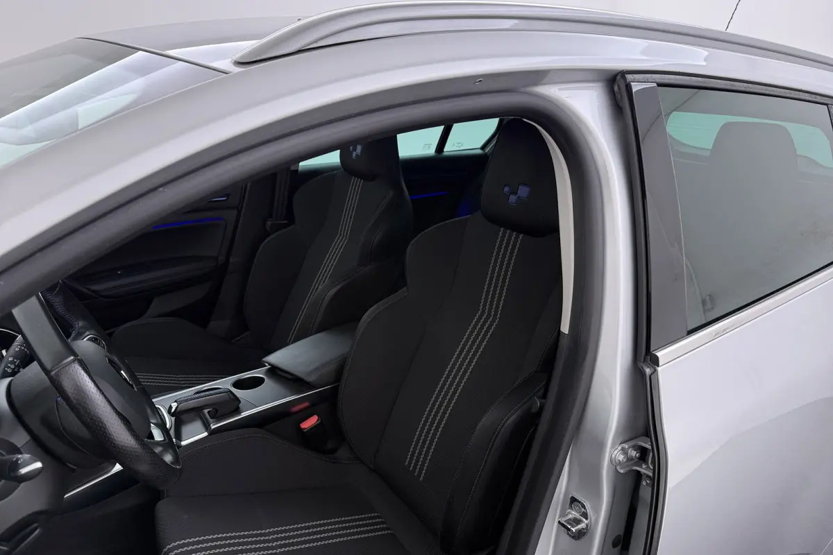 1.2 TCe GT-Line | 29.000 KM! | Camera | CarPlay | Dakdragers | Digital Cockpit | Sportstoelen |
