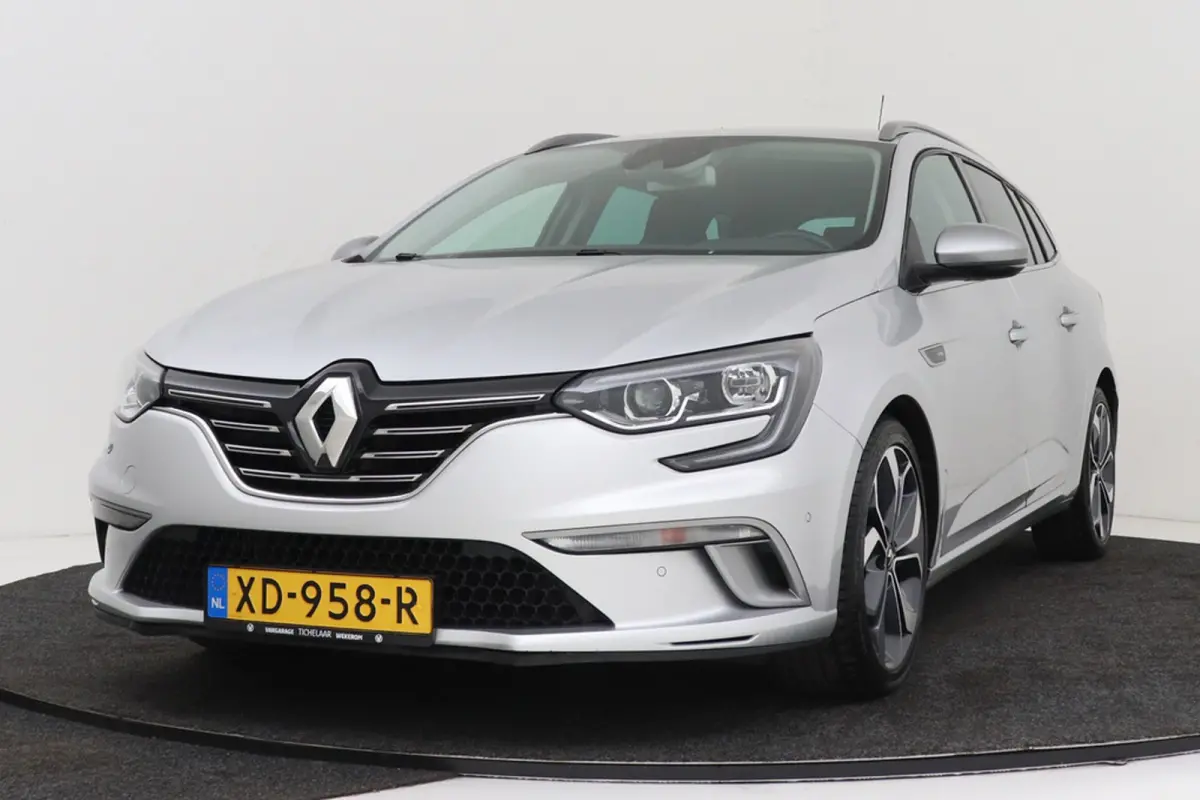 1.2 TCe GT-Line | 29.000 KM! | Camera | CarPlay | Dakdragers | Digital Cockpit | Sportstoelen |