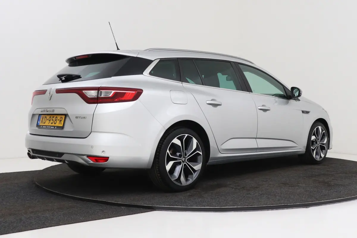 1.2 TCe GT-Line | 29.000 KM! | Camera | CarPlay | Dakdragers | Digital Cockpit | Sportstoelen |