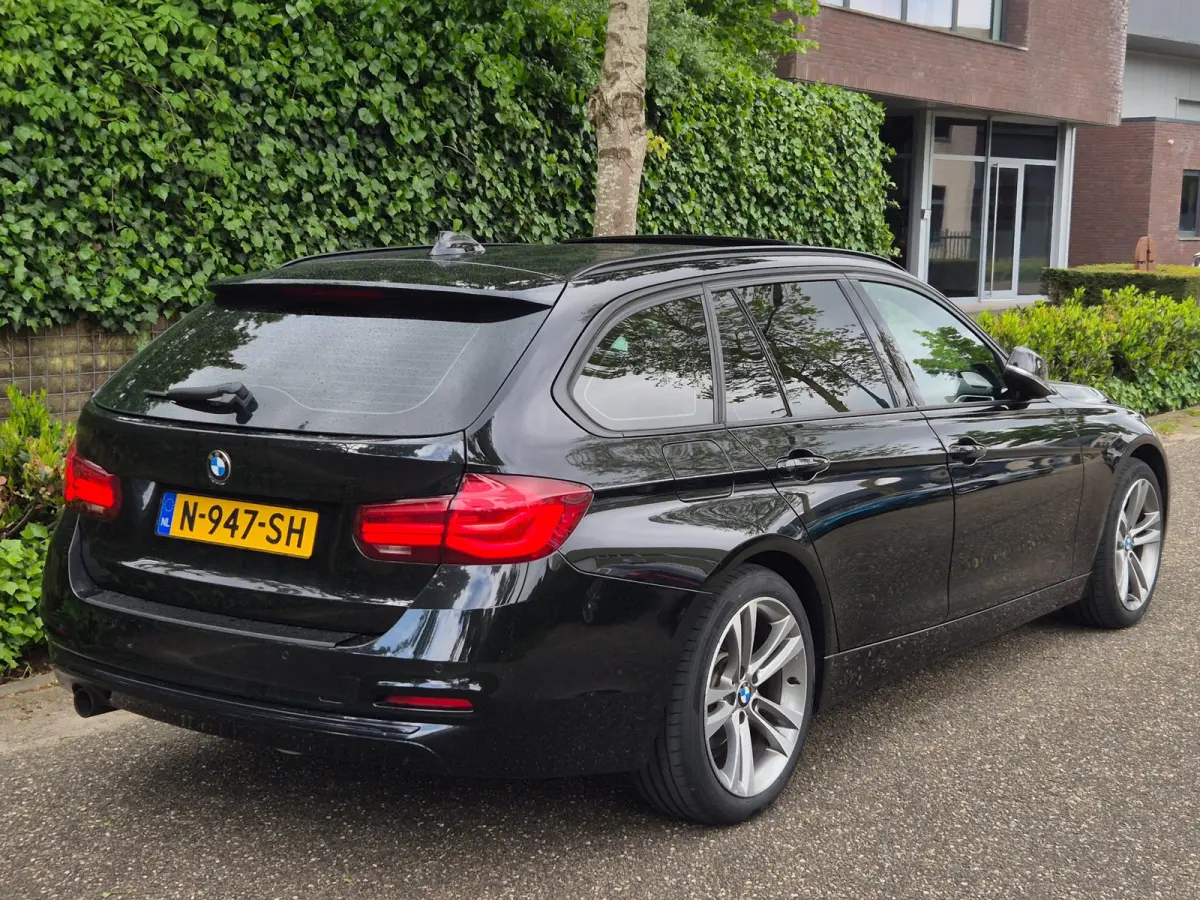 F31 Elk. Trekhaak Panorama Apple CarPlay Navi GR NAP Rijklaar ZGAN Runflat 18inch