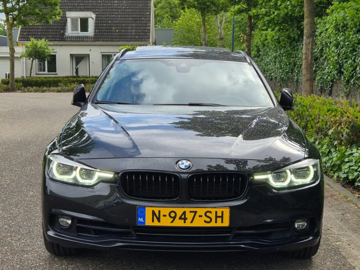 F31 Elk. Trekhaak Panorama Apple CarPlay Navi GR NAP Rijklaar ZGAN Runflat 18inch