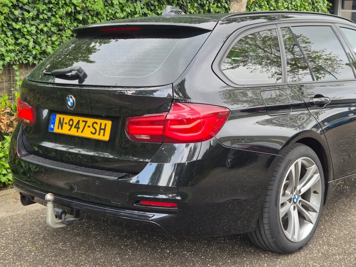 F31 Elk. Trekhaak Panorama Apple CarPlay Navi GR NAP Rijklaar ZGAN Runflat 18inch
