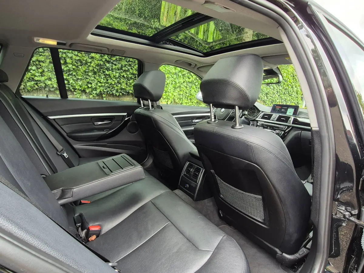 F31 Elk. Trekhaak Panorama Apple CarPlay Navi GR NAP Rijklaar ZGAN Runflat 18inch