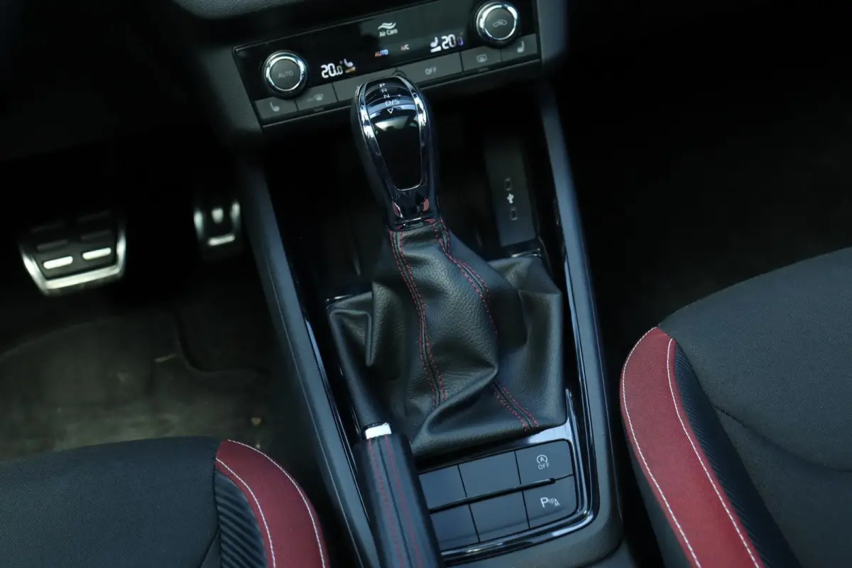 1.0 TSI Monte Carlo / 110PK! / Pano / Carplay / Virtual Cockpit / Camera / Trekhaak / 18'!