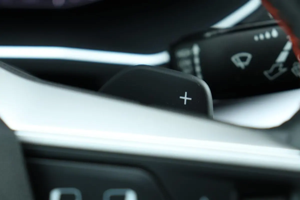 1.4 TSI e-Hybrid FR / 245PK / Vol Opties! / Virtual Cockpit / 360 Camera / Pano / LED / 20"!