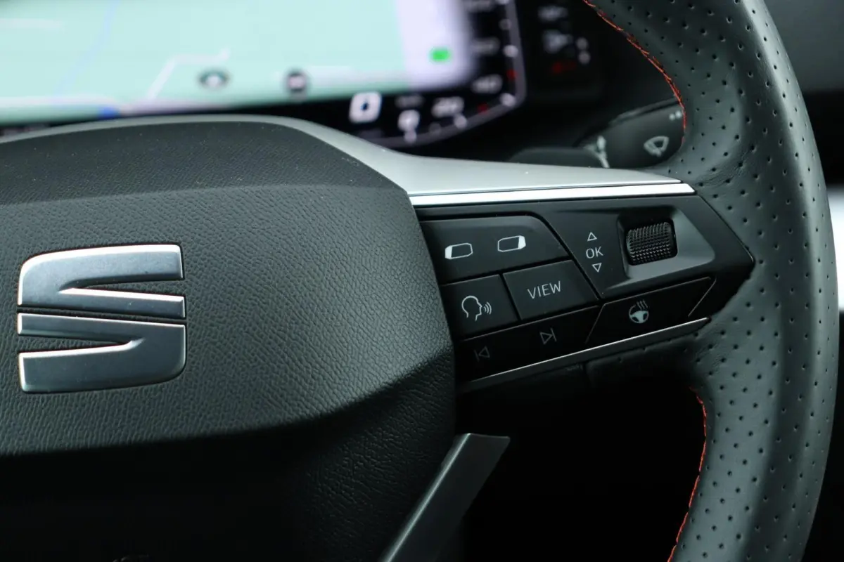 1.4 TSI e-Hybrid FR / 245PK / Vol Opties! / Virtual Cockpit / 360 Camera / Pano / LED / 20"!