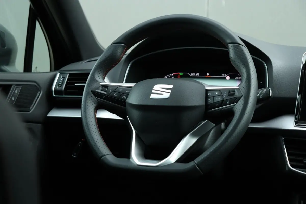 1.4 TSI e-Hybrid FR / 245PK / Vol Opties! / Virtual Cockpit / 360 Camera / Pano / LED / 20"!