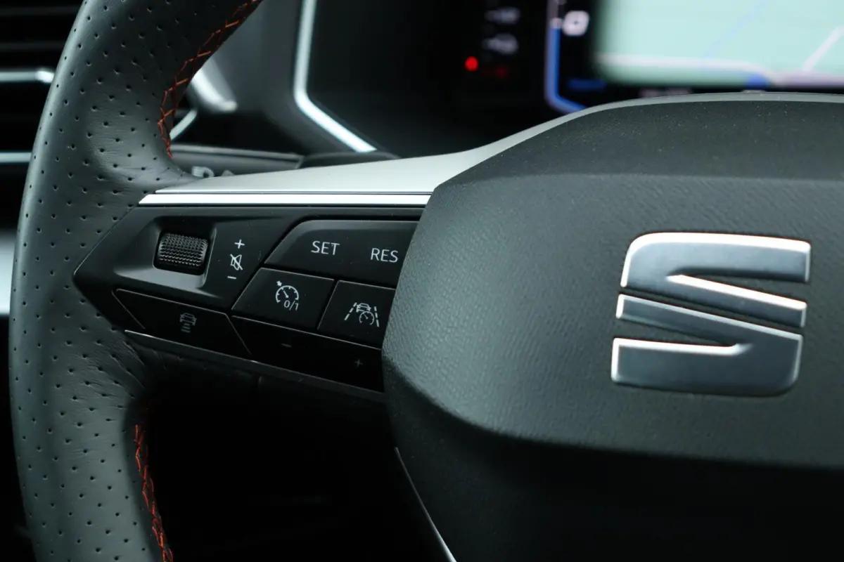 1.4 TSI e-Hybrid FR / 245PK / Vol Opties! / Virtual Cockpit / 360 Camera / Pano / LED / 20"!