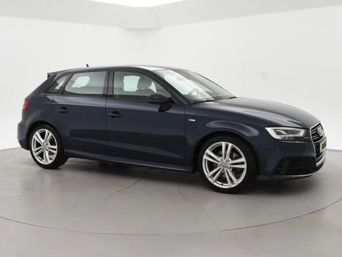 40 TFSI 190 PK S-TONIC AUT. DESIGN PRO LINE *COSMOSBLAUW METALLIC* + CARPLAY | STOEL/STUURVERW. | 18 INCH