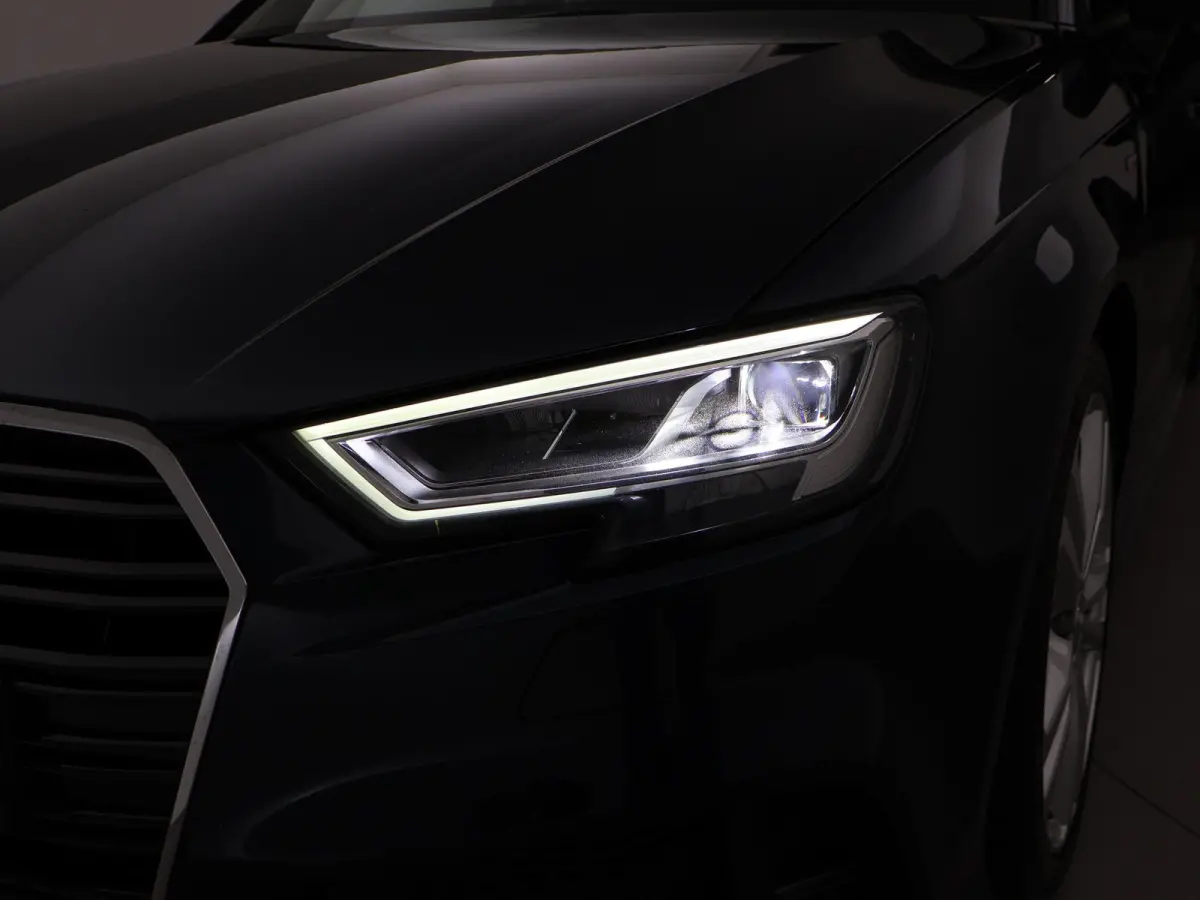 40 TFSI 190 PK S-TONIC AUT. DESIGN PRO LINE *COSMOSBLAUW METALLIC* + CARPLAY | STOEL/STUURVERW. | 18 INCH