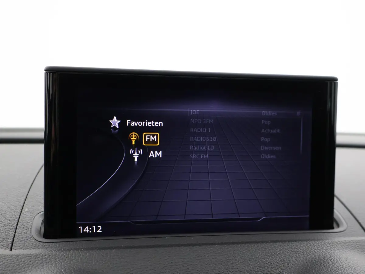 40 TFSI 190 PK S-TONIC AUT. DESIGN PRO LINE *COSMOSBLAUW METALLIC* + CARPLAY | STOEL/STUURVERW. | 18 INCH