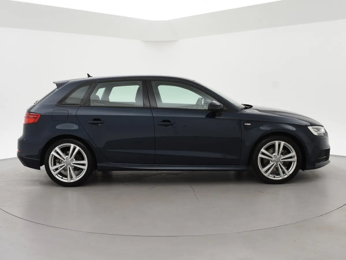40 TFSI 190 PK S-TONIC AUT. DESIGN PRO LINE *COSMOSBLAUW METALLIC* + CARPLAY | STOEL/STUURVERW. | 18 INCH