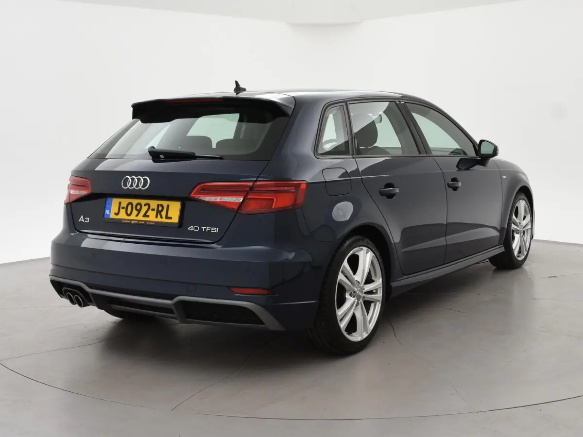 40 TFSI 190 PK S-TONIC AUT. DESIGN PRO LINE *COSMOSBLAUW METALLIC* + CARPLAY | STOEL/STUURVERW. | 18 INCH