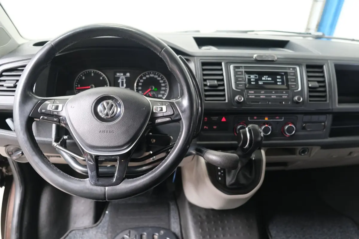 2.0 TDI L2H1 DC Highline > Marge < > Rolstoel Bus <