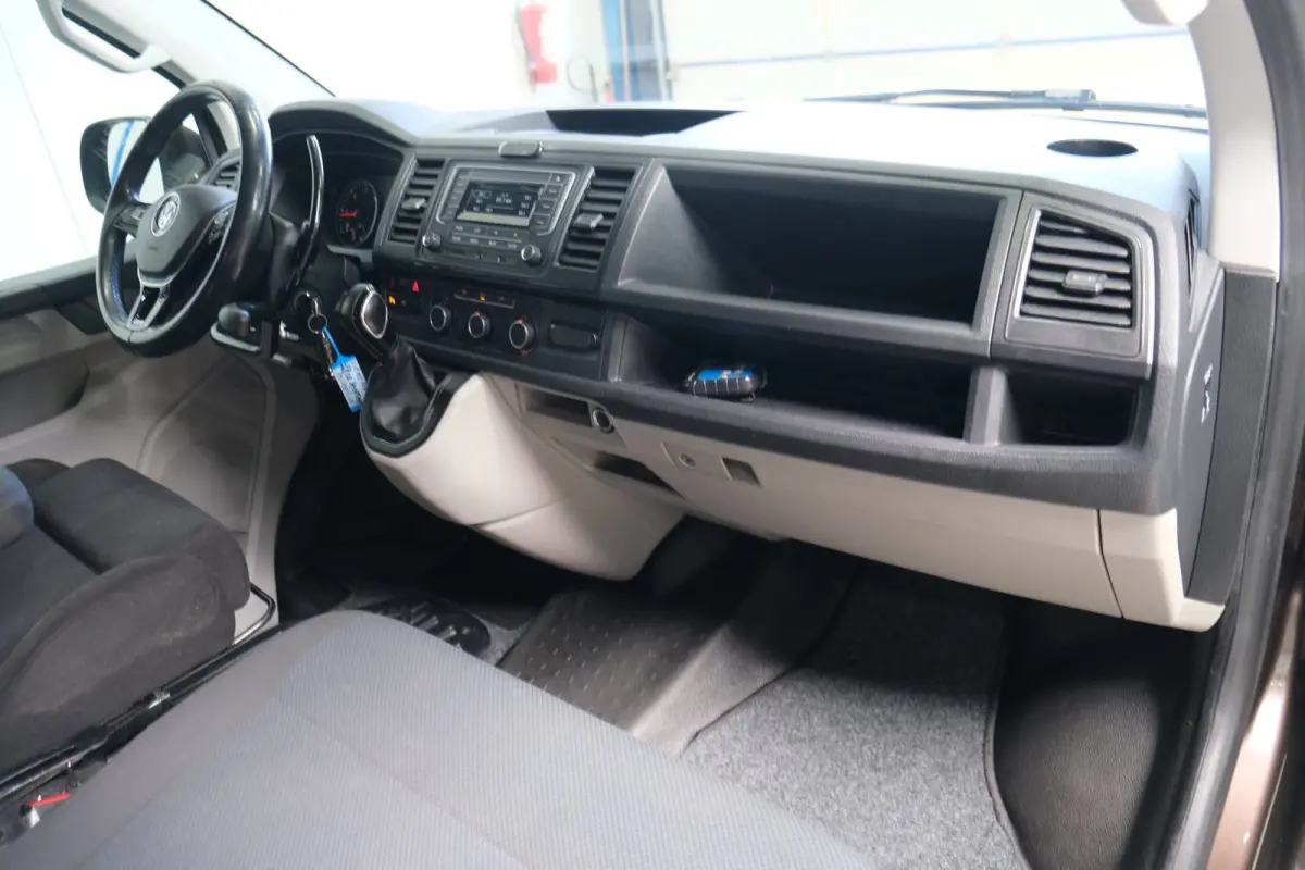 2.0 TDI L2H1 DC Highline > Marge < > Rolstoel Bus <