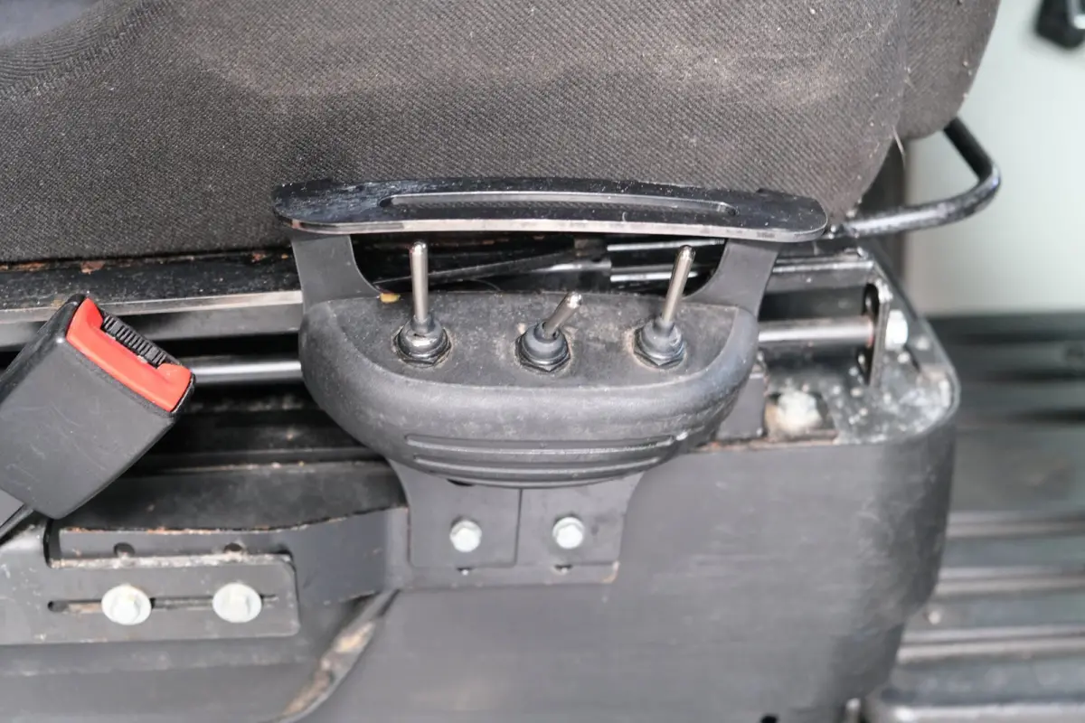 2.0 TDI L2H1 DC Highline > Marge < > Rolstoel Bus <