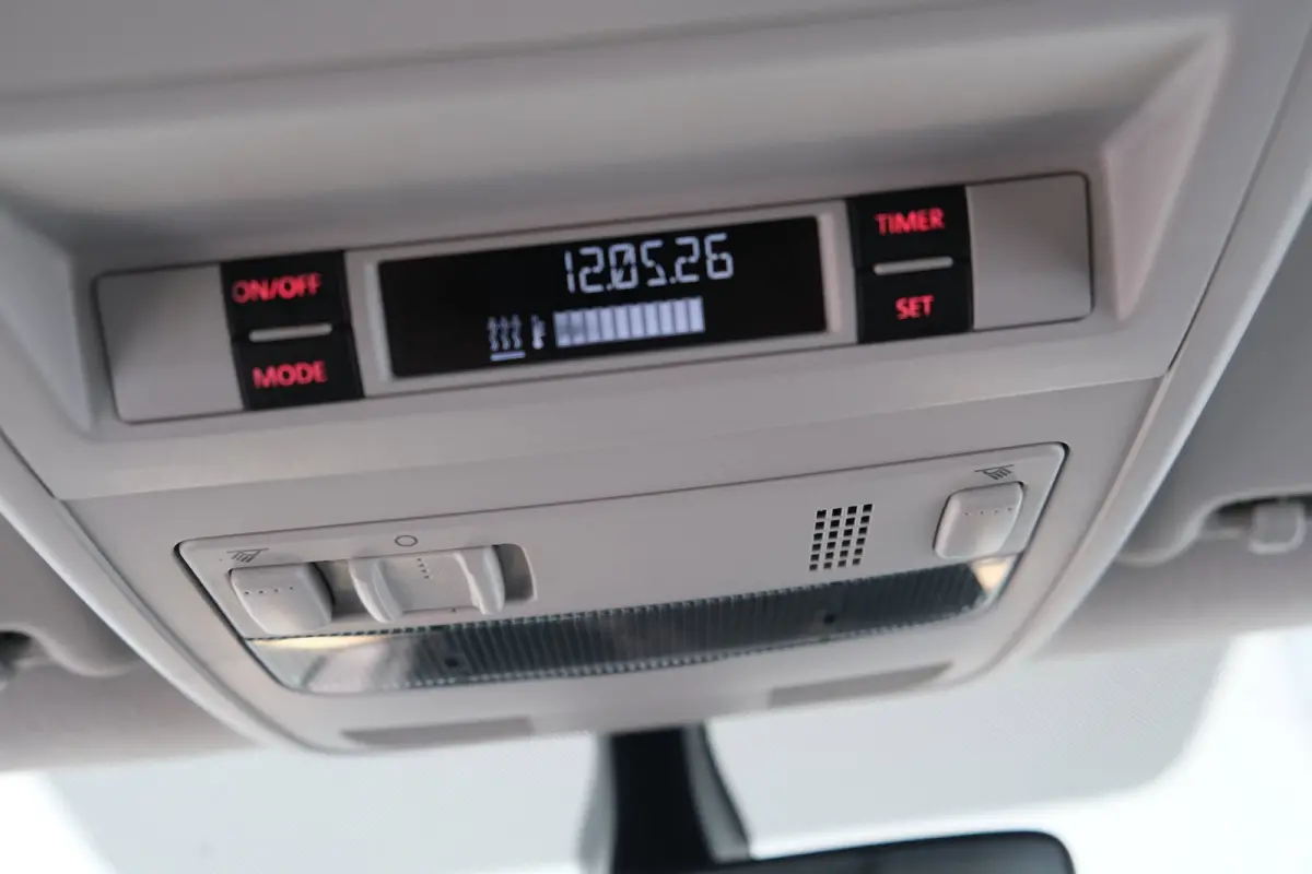 2.0 TDI L2H1 DC Highline > Marge < > Rolstoel Bus <
