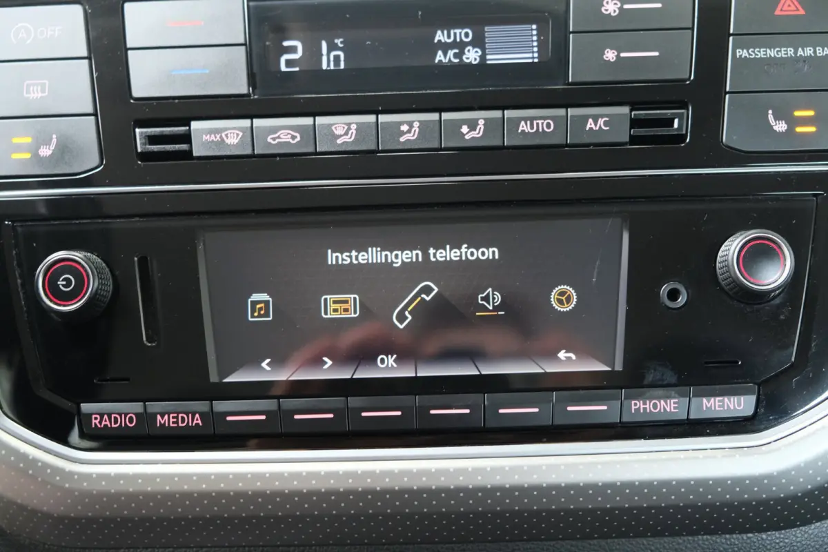 Up! 1.0 TSI BMT high up! - N.A.P. Airco, Cruise, Stoelverwarming, Camera.