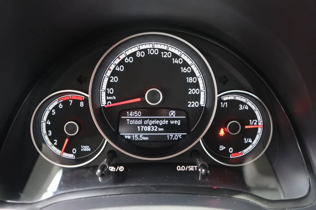 Up! 1.0 TSI BMT high up! - N.A.P. Airco, Cruise, Stoelverwarming, Camera.