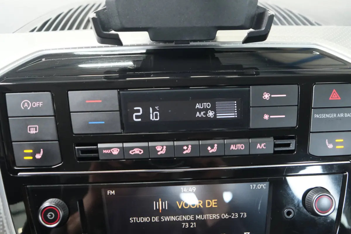 Up! 1.0 TSI BMT high up! - N.A.P. Airco, Cruise, Stoelverwarming, Camera.