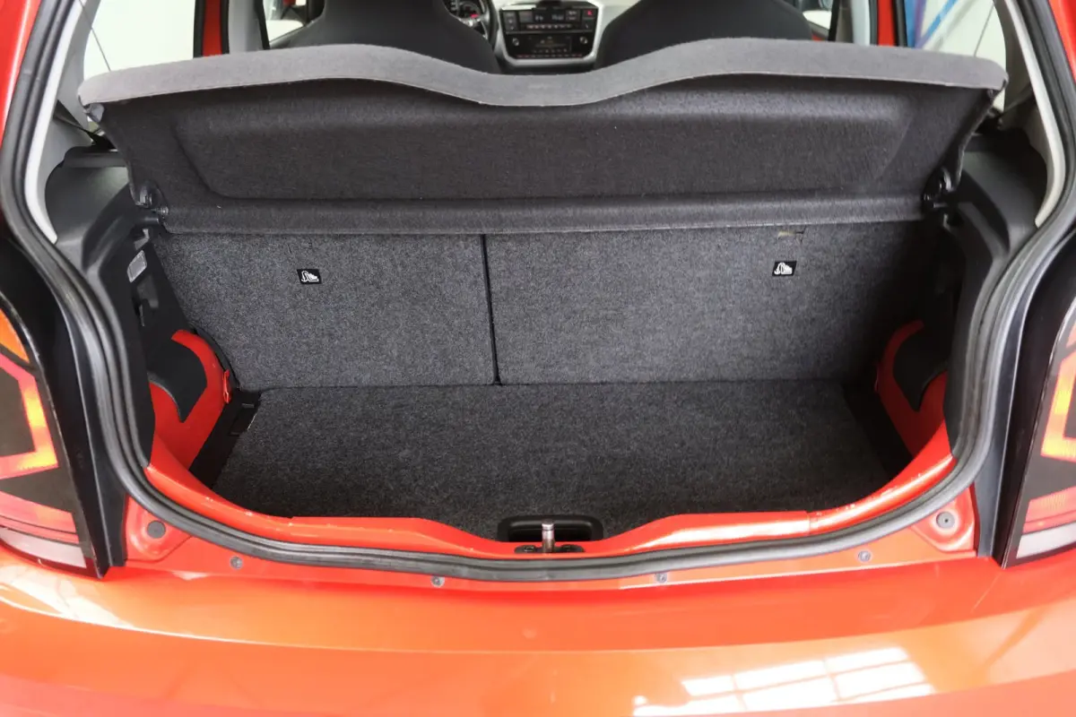 Up! 1.0 TSI BMT high up! - N.A.P. Airco, Cruise, Stoelverwarming, Camera.