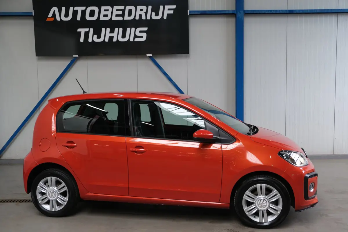 Up! 1.0 TSI BMT high up! - N.A.P. Airco, Cruise, Stoelverwarming, Camera.