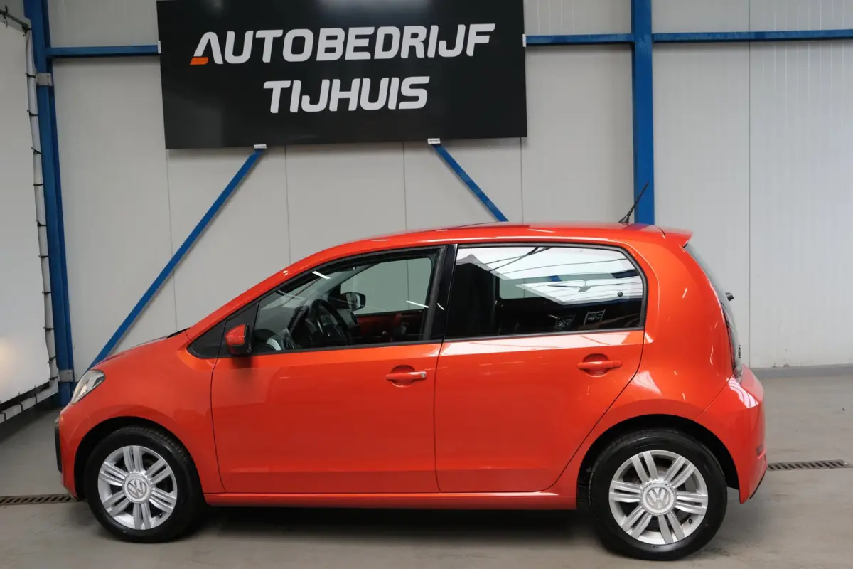 Up! 1.0 TSI BMT high up! - N.A.P. Airco, Cruise, Stoelverwarming, Camera.