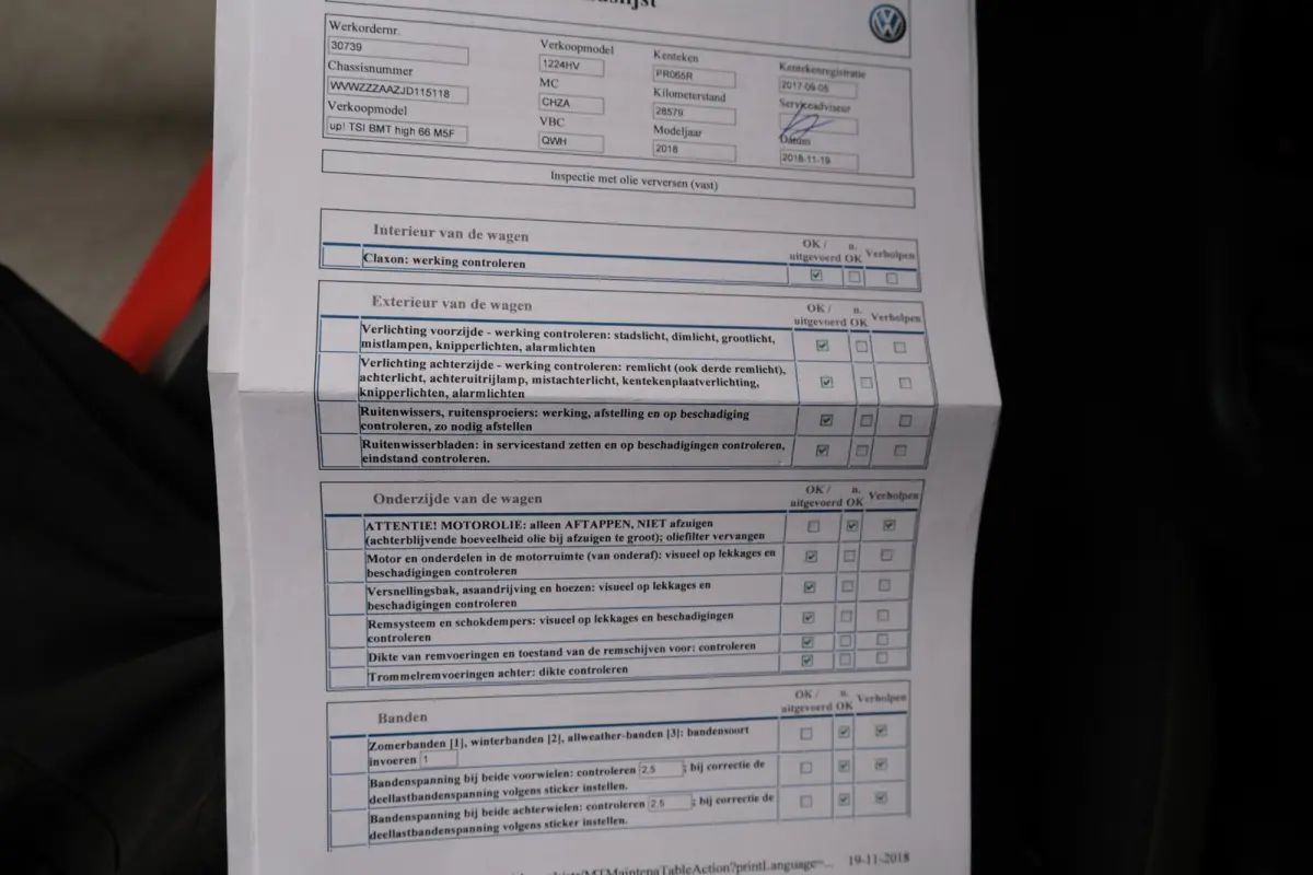 Up! 1.0 TSI BMT high up! - N.A.P. Airco, Cruise, Stoelverwarming, Camera.