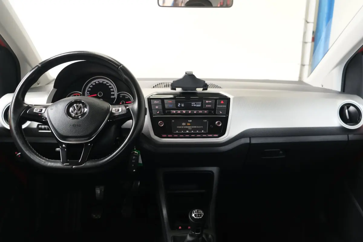 Up! 1.0 TSI BMT high up! - N.A.P. Airco, Cruise, Stoelverwarming, Camera.