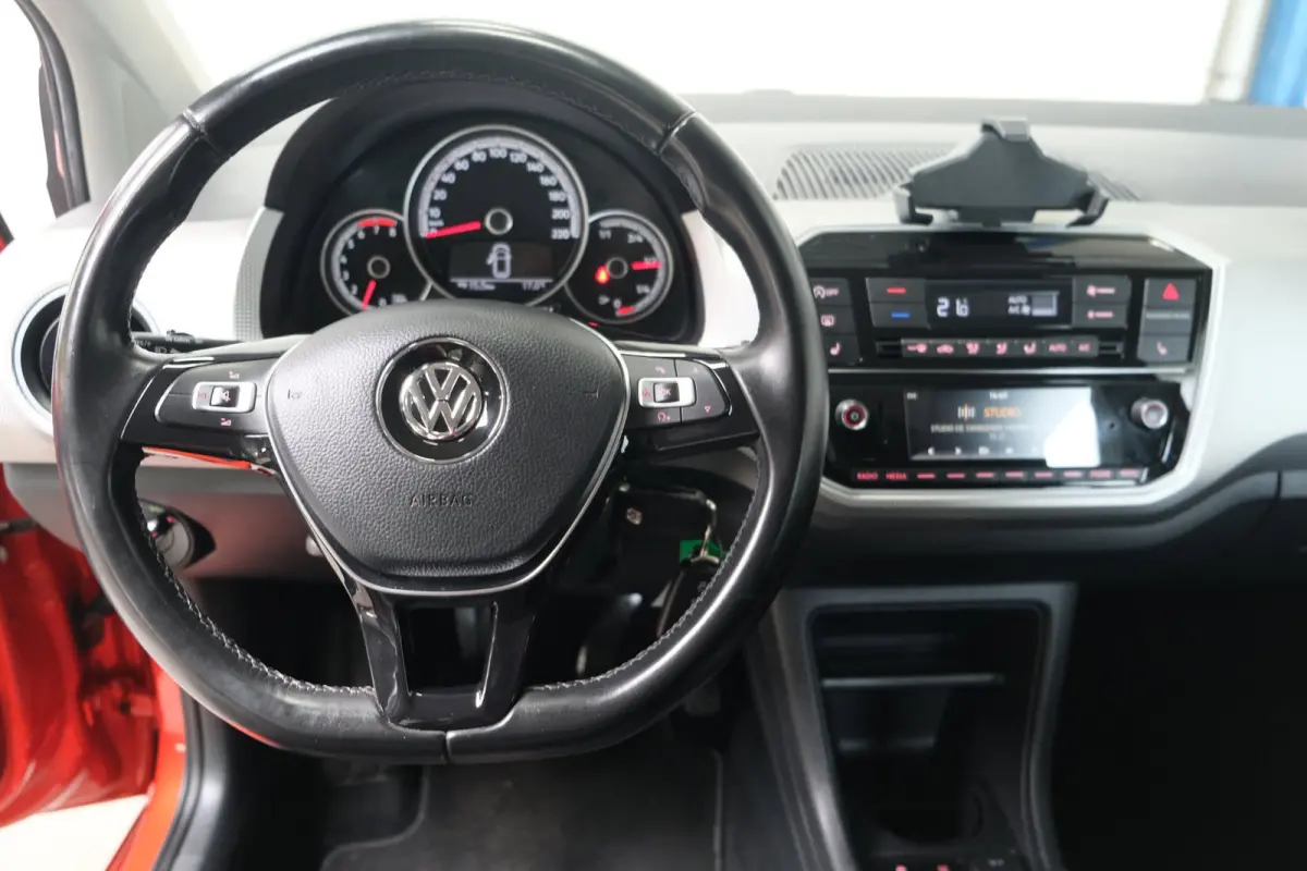 Up! 1.0 TSI BMT high up! - N.A.P. Airco, Cruise, Stoelverwarming, Camera.
