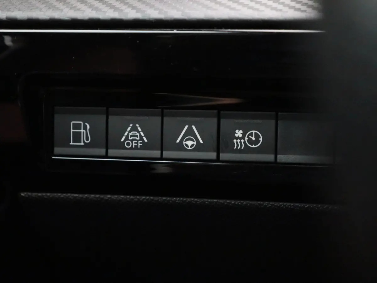 1.6 Hybrid 225 e-EAT8 GT | PANORAMADAK | ACHTERUITRIJCAMERA | ELEKTRISCHE KOFFERKLEP | LEDEREN BEKLEDING | STOELVERWARMING |