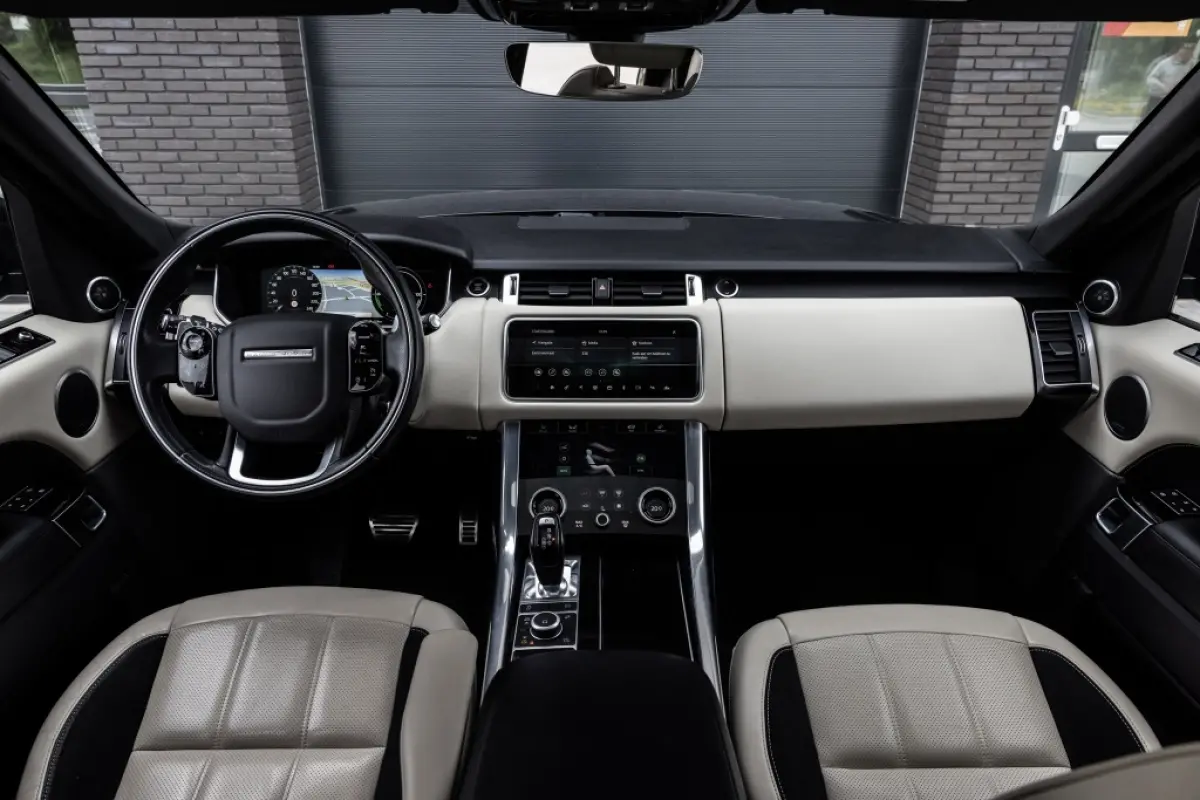 P400e HSE | Pano | Leder |