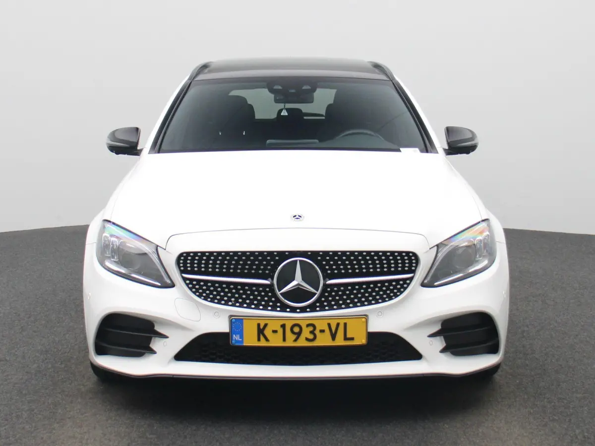 180 Business Solution AMG | AUTOMAAT | PANORAMADAK | ACHTERUITRIJCAMERA | STOELVERWARMING | ELEKTRISCHE KOFFERKLEP |