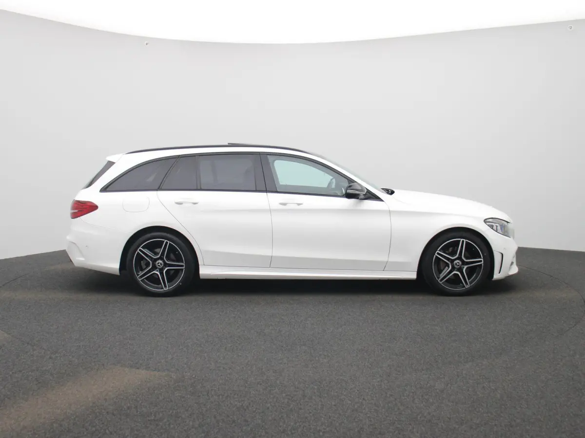 180 Business Solution AMG | AUTOMAAT | PANORAMADAK | ACHTERUITRIJCAMERA | STOELVERWARMING | ELEKTRISCHE KOFFERKLEP |