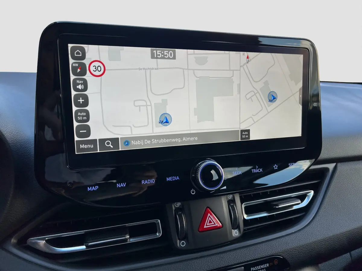 1.6 T-GDi Premium Automaat | Camera | Carplay | Climate controle | Lederen bekleding | Bestuurdersstoel met geheugen | Dodehoek detectie | Draadloos laden | Full LED | Keyless entry | Stoelv