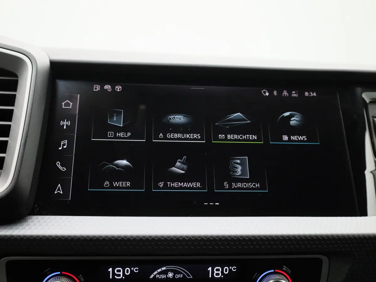 30 TFSI Advanced edition l Cruise control l Navigatie l Climate control l Stoelverwarming l Parkeersensoren l Achteruitrijcamera l LED-koplampen l Privacy glas l Alarm Klasse III l Audi soun