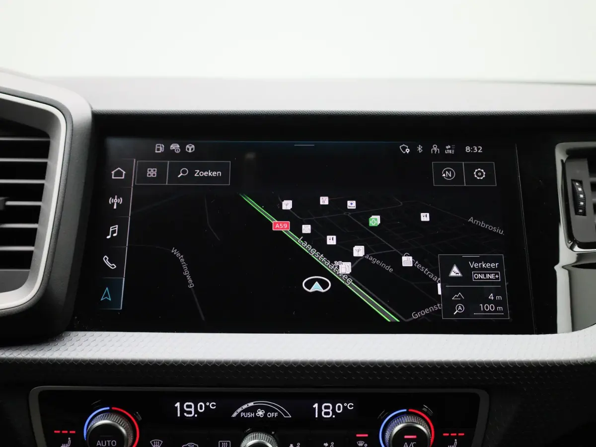 30 TFSI Advanced edition l Cruise control l Navigatie l Climate control l Stoelverwarming l Parkeersensoren l Achteruitrijcamera l LED-koplampen l Privacy glas l Alarm Klasse III l Audi soun