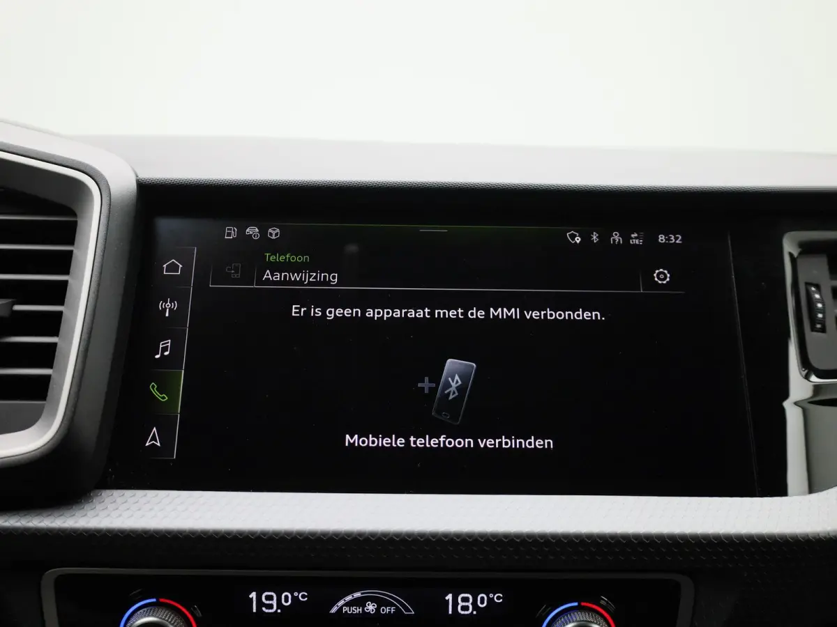 30 TFSI Advanced edition l Cruise control l Navigatie l Climate control l Stoelverwarming l Parkeersensoren l Achteruitrijcamera l LED-koplampen l Privacy glas l Alarm Klasse III l Audi soun