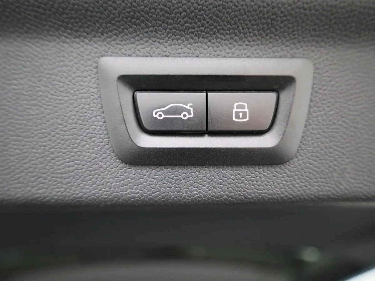 1.5 Cooper ALL4 John Cooper Works | Automaat | Apple Carplay / Android Auto | Camera | Parkeersensoren | Panoramadak |