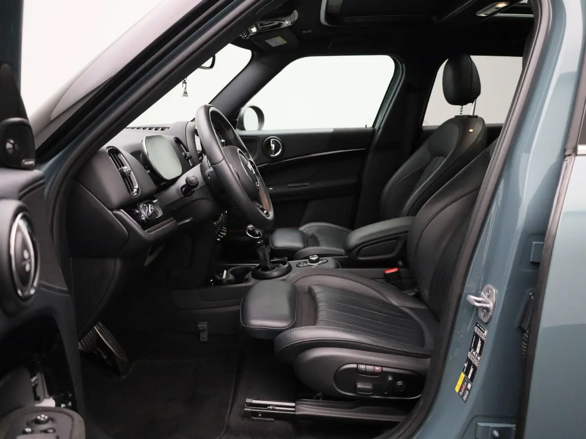 1.5 Cooper ALL4 John Cooper Works | Automaat | Apple Carplay / Android Auto | Camera | Parkeersensoren | Panoramadak |