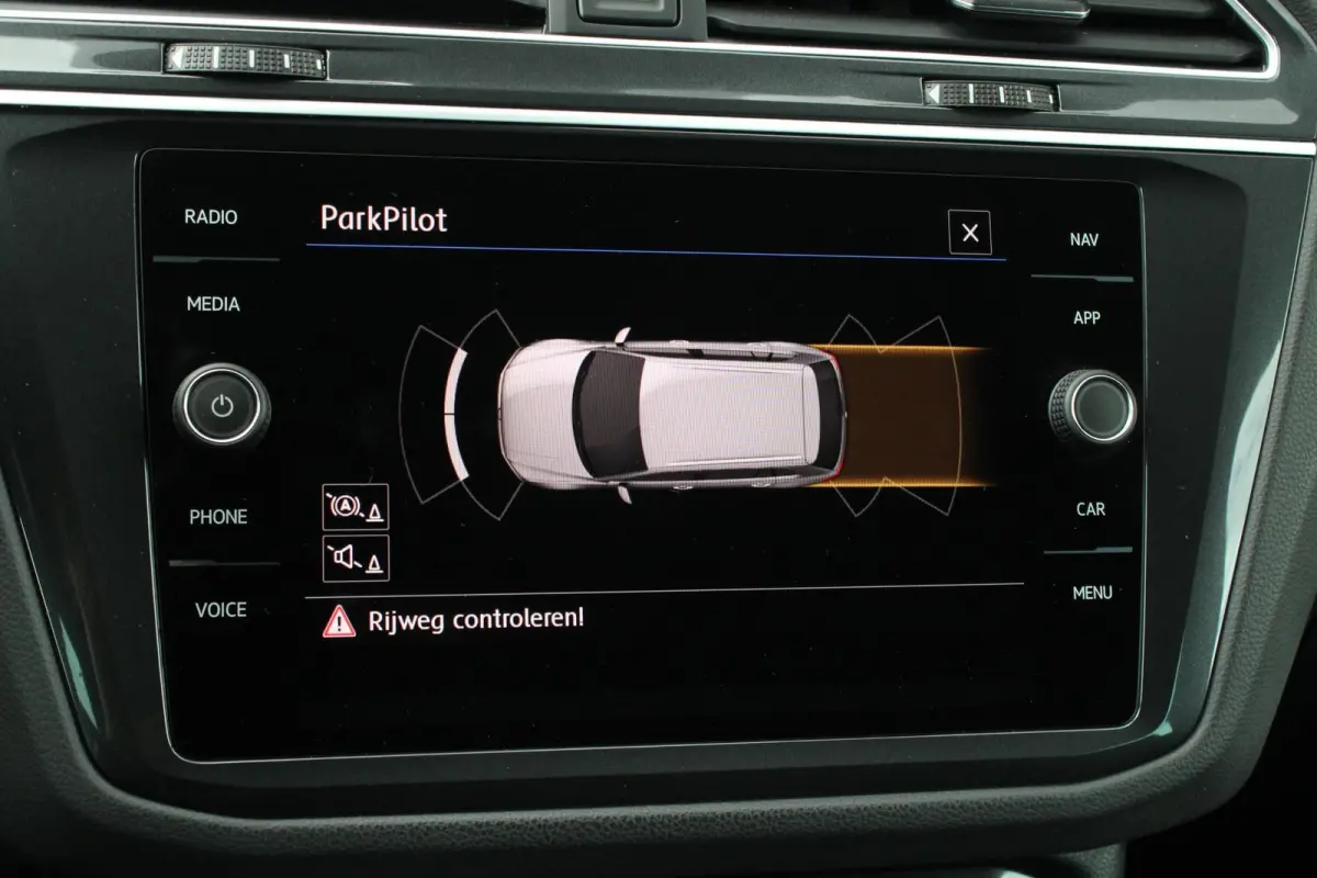 1.5 TSI 150pk DSG Highline Business R | Trekhaak | Apple CarPlay & Android Auto| Elek. Achterklep