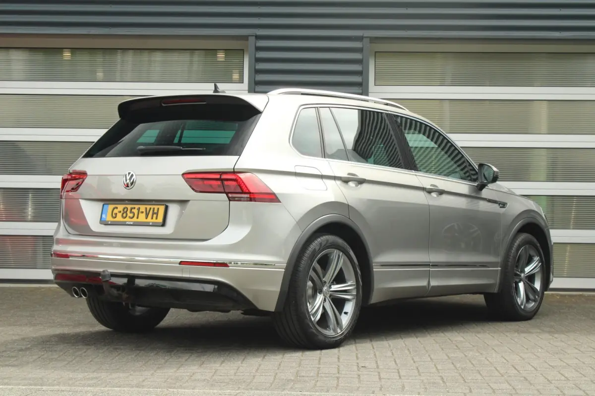 1.5 TSI 150pk DSG Highline Business R | Trekhaak | Apple CarPlay & Android Auto| Elek. Achterklep